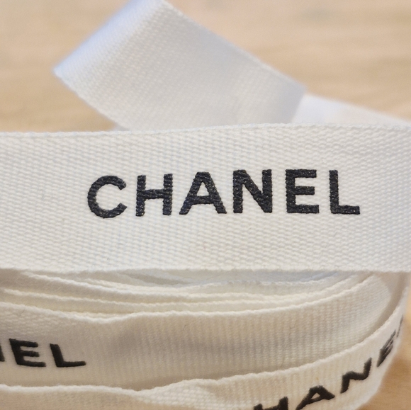CHANEL White and Black Logo Ribbon 81.5x0.60 - Picture 9 of 9
